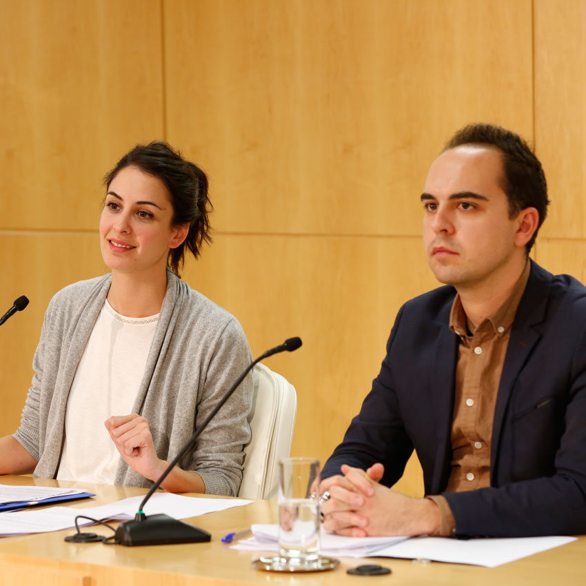 Rita Maestre y José Manuel Calvo durante la rueda de prensa